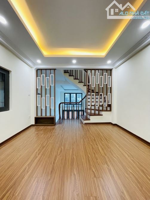 🔥SIÊU PHẨM NHÀ XÂY MỚI VỚI THIẾT KẾ HIỆN ĐẠI ,5.5 Tầng , Ô TÔ CON VÀO NHÀ  🏡Đức Diễn - N - 1