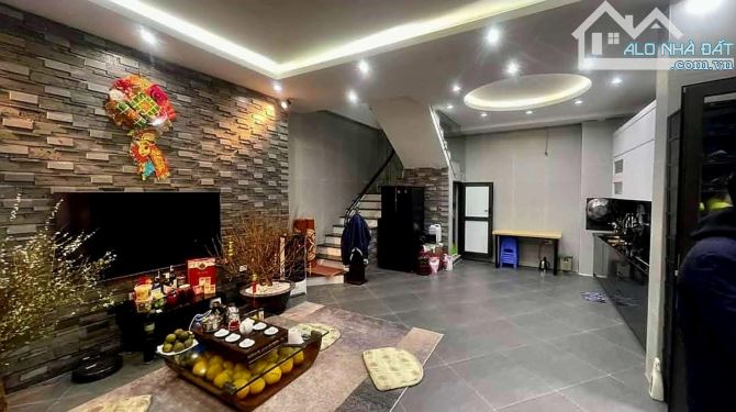 BÁN NHÀ MINH KHAI -3 BƯỚC RA Ô TÔ -GẦN CHỢ- 50M - CHỈ 7 TỶ - FULL NỘI THẤT - NỘI THẤT SỊN - 1