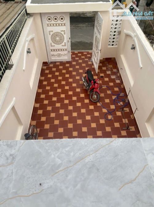 NHÀ ĐẸP Ở NGAY, DT 80M2 x 3T, MẶT TIỀN ĐƯỜNG 160, TNP A, Q9 - 1
