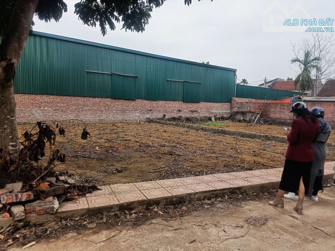 Cần Bán 180m mặt tiền 10m sát nhà máy in tiền xã phú cát và ga Metro - 1