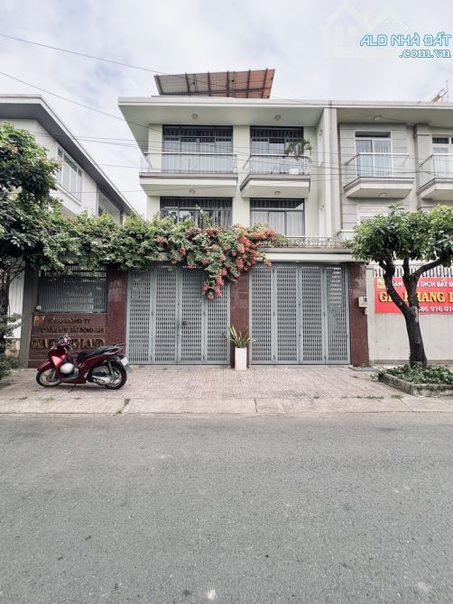 BÁN BIỆT THỰ LIÊN PHƯỜNG 10x18, 4 tầng - 16
