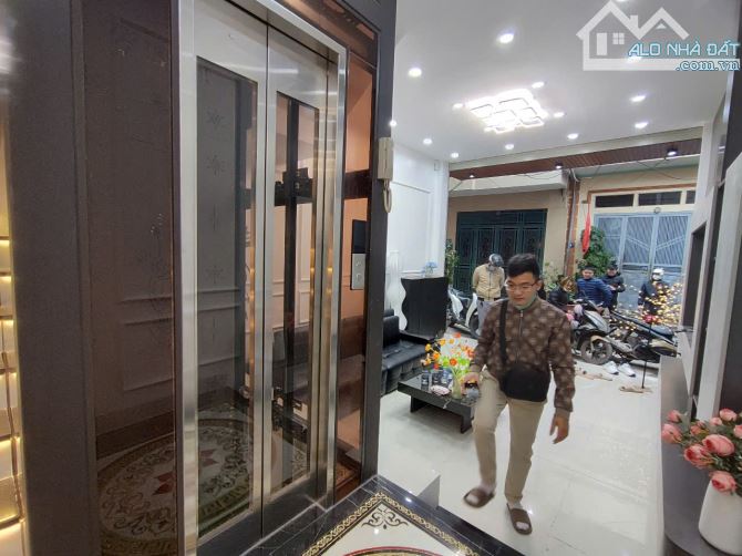 Bán Gấp Nhà Ngõ Ô Tô Ngay Chợ Bông Đỏ Quang Trung 45m2 5 Tầng Có Thang Máy Nội Thất Đẹp - 2