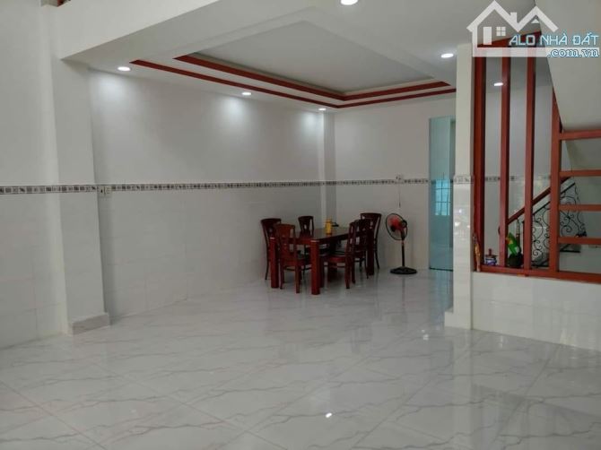 Nhà 2 tầng HxH đường số 7 khu TÊN LỬA 72m2 giá 5,5 tỷ - 2