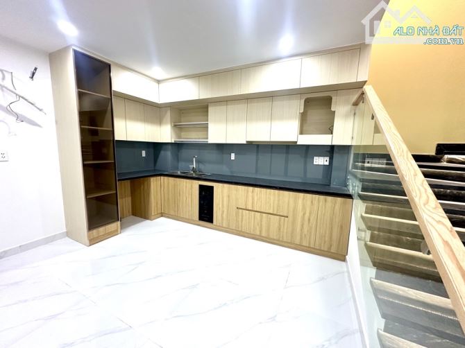 Bán nhà mới, Phường Tân Kiểng. 100m2 - ngang 5m - mặt tiền nhựa 8m - 2