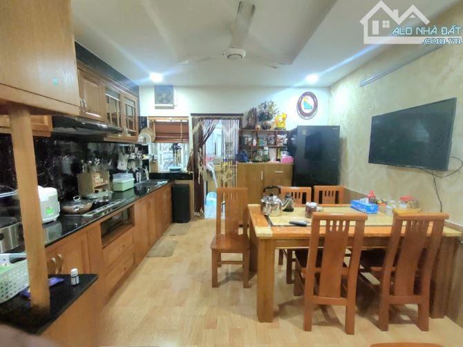 Bán Nhà Đẹp, Hẻm Xe Hơi, Quận 3, 53m2, 4 Tầng, Tặng Nội Thất, Chỉ 11 Tỷ 3, CMT8, Phường 10 - 2