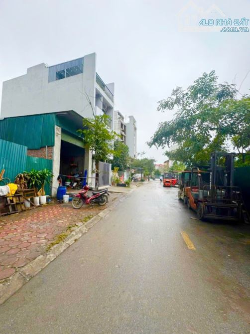 PHÂN LÔ, VỈA HÈ, 3 Ô TÔ TRÁNH, TĐC THẠCH BÀN, LONG BIÊN, DT 85 M, mt 5 m, GIÁ 13 TỶ7, VIEW - 2