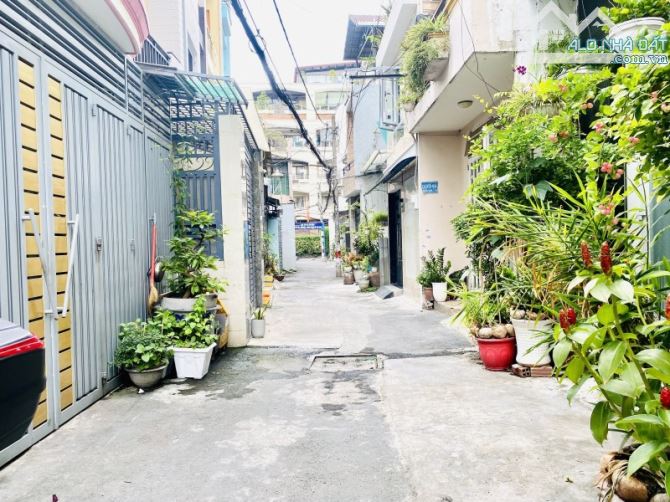 Nguyễn Văn Khối - Nhà thiết kế 5 tầng, 5 phòng ngủ, 4 wc. - 2