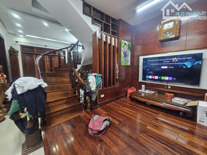Nhà 2 mê mái ngói - Mặt tiền Hải Thượng Lãn Ông - Trung tâm BMT - 9x12m - 2