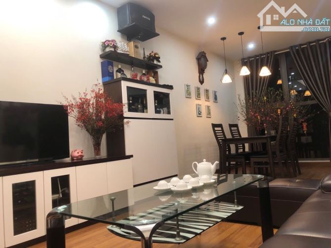 Cho thuê gấp căn hộ 2 ngủ full đồ tại Home City Trung Kính giá chỉ 14 triệu/tháng - 2