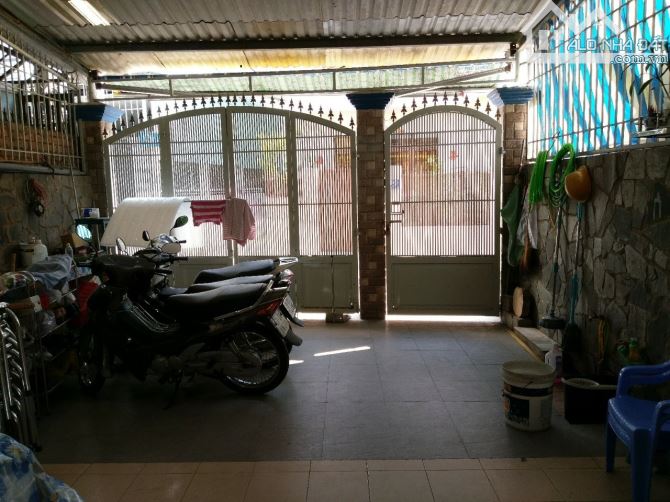 Nhà mặt tiền kinh doanh đường 359 PLB quận 9 8tỷ/113 m2. - 2