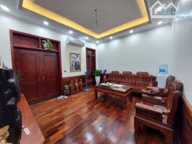 PHÂN LÔ QUÂN ĐỘI SÀI ĐỒNG, DÂN XÂY, Ô TÔ TRÁNH, NỘI THẤT XỊN, DT 42M2, 5 TẦNG, HƠN 8 TỶ - 2