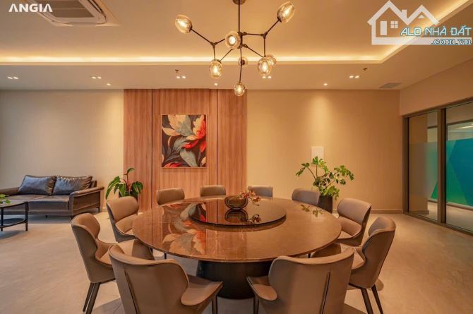 VILLA SANG XỊN MỊN - NGANG 8M - THIẾT KẾ HIỆN ĐẠI - XE 7C NGỦ NHÀ - 5 PHÒNG - 2