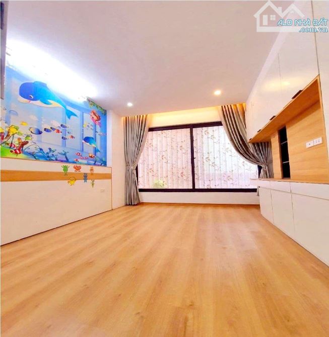 Cho thuê nhà Ở NHÓM 7 NGƯỜI ngõ Minh Khai (Hoà Bình7) 5 tầng, 30m2, 4 ngủ, 4 WC, 13.2tr - 2