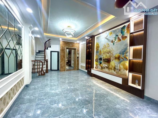 Bán siêu phẩm nhà Tây Sơn - 40m2 - thang máy - oto đỗ cựa - gần phố - 11,3 tỷ - 2