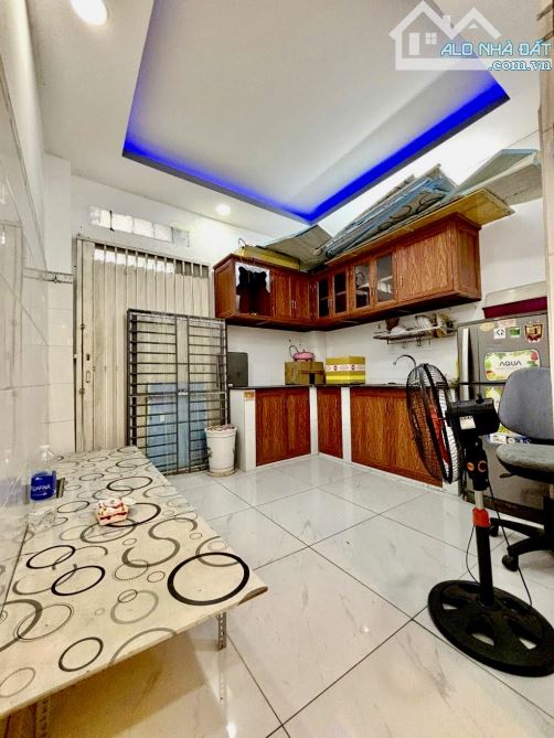 Bán nhà VIP Quận 6 - 2 tầng 42m2 - Hẻm 3m - Sổ HOÀN CÔNG ĐỦ - 2