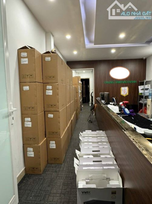 Bán nhà mặt phố Đại La, Hai Bà Trưng, 2 thoáng, vỉa hè đá bóng 5 tầng 76m2 giá 43 tỷ