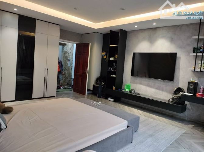 Bán Nhà Vị Trí Đẹp TT Phường Ngọc Thụy, LB DT: 51m2, 5 Tầng Thang Máy MT: 5m  GIÁ: 14.2 tỷ - 2