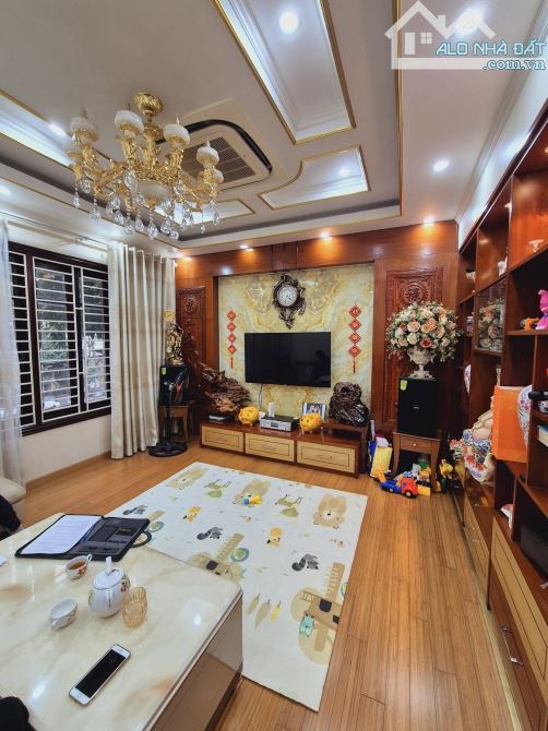 MẶT PHỐ KINH DOANH - VỈA HÈ - VỪA Ở VỪA KINH DOANH CỰC SƯỚNG - PHỐ LƯU QUANG VŨ - 26.5 TỶ. - 2