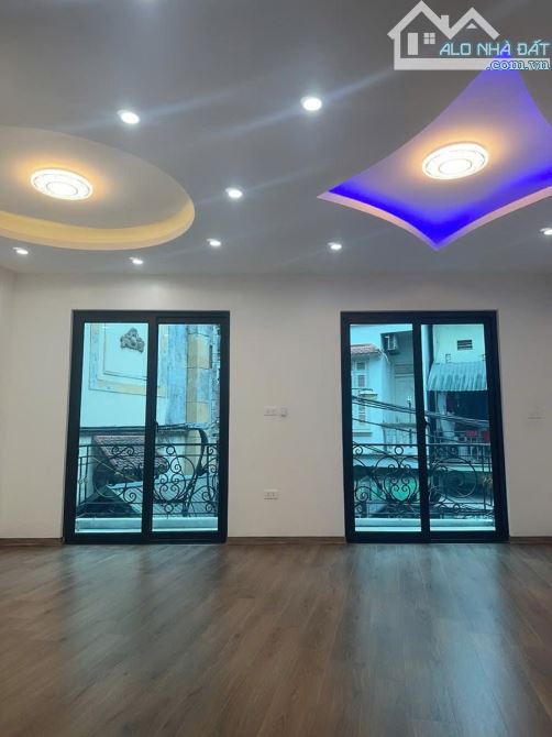 Trung tâm Phố Trương Định - 45m x 5T - ô tô ngủ trong nhà - thang máy - ngõ thông tứ tung - 2