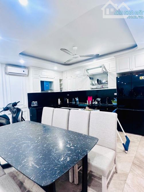 Giá Tốt! Tứ Liên, Tây Hồ - Đường Ô tô tránh - Kinh Doanh - 70M2 - 5 Tầng - 5,4M MT- Giá 18 - 2
