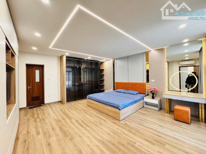 Có 102! CC siêu vip đến từ Cầu Giấy-25T1 Trung Hoà 181m2 3pn- 3WC full nội thất giá 16.2ty - 3