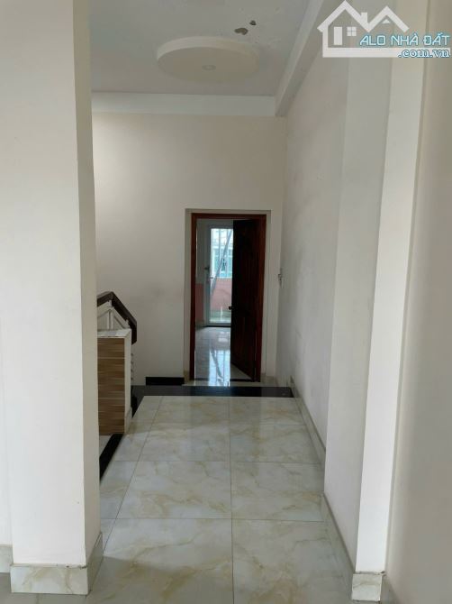 Bán nhà 1T2L HXH ngay CĐ Công Thương. 4 x 18 = 72m2. 6.3 tỷ - 3