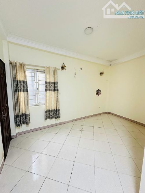 Bán nhà riêng Đại Từ. Lô góc 2 thoáng , giá rẻ, 33 m2 5 tầng. Giá 5.6 tỷ - 3
