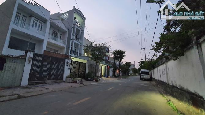 SIÊU RẺ! BÁN LÔ ĐẤT THỔ CƯ ĐƯỜNG 970, PHÚ HỮU, THỦ ĐỨC GIÁ CHỈ 3.3 TỶ - 3