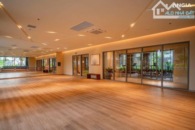 VILLA SANG XỊN MỊN - NGANG 8M - THIẾT KẾ HIỆN ĐẠI - XE 7C NGỦ NHÀ - 5 PHÒNG - 3