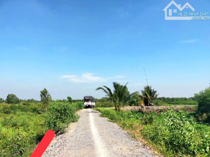Chỉ 850tr sở hữu 1000m2 đất vườn View Kênh cực đẹp - 3