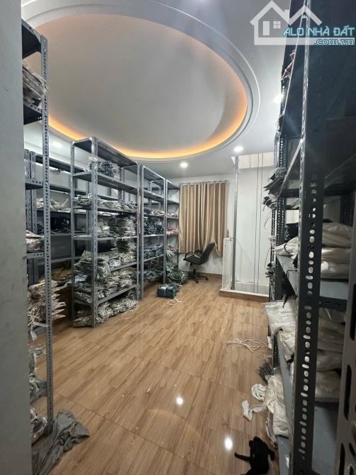 Ngay Nguyễn Văn Quá. 5 Tầng 220m dtsd. KPL dân trí. Hẻm 8m vỉa hè. Chỉ 5tỷ1 TL chính chủ - 3
