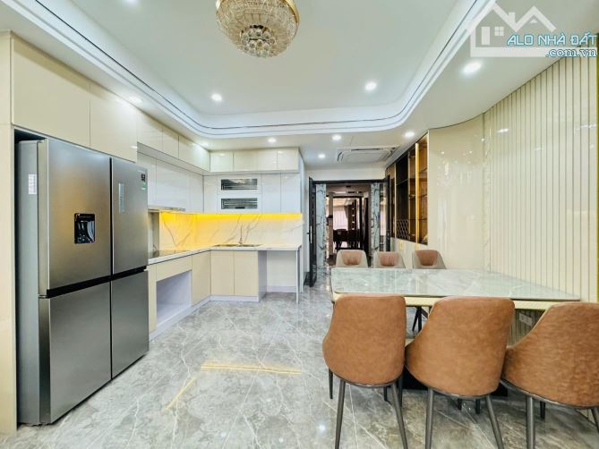Bán nhà Hoàng Như Tiếp-Long BIên,Lô Góc,Gara 2oto, DT 70m,MT 4,6M, GIá 14,9 tỷ - 3