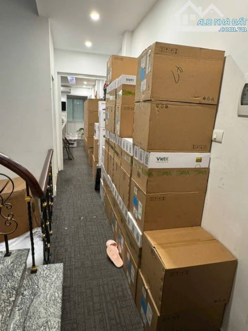 Bán nhà mặt phố Đại La, Hai Bà Trưng, 2 thoáng, vỉa hè đá bóng 5 tầng 76m2 giá 43 tỷ