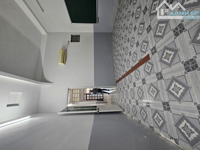 Giảm 2 TỶ - Gấp bán, Hẻm Ô tô, Âu Dương Lân Q8, 100M2(4,2x23) 3 Tầng, Ko QH, Sổ A4 - 3