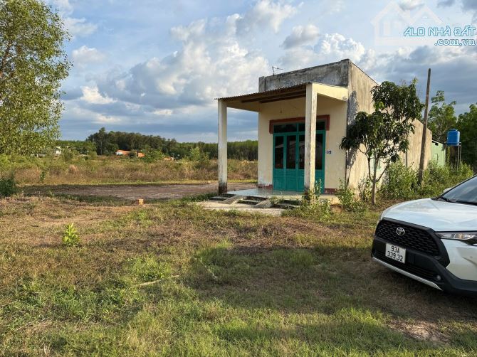 6300m2 đất có sẵn 100m tc có nhà cấp 4 trên đất giá 1.1 tỉ - 3