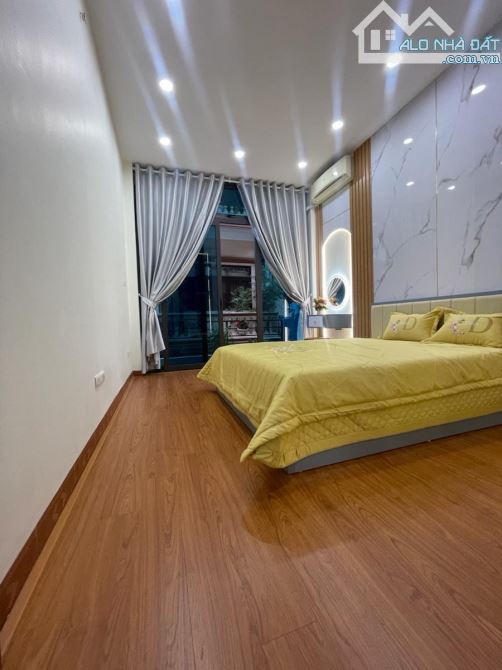 Kim Ngưu - 45m x 5T - ô tô vào nhà - kinh doanh sầm uất - 1 nhà ra phố -nhà mới thoáng - 3