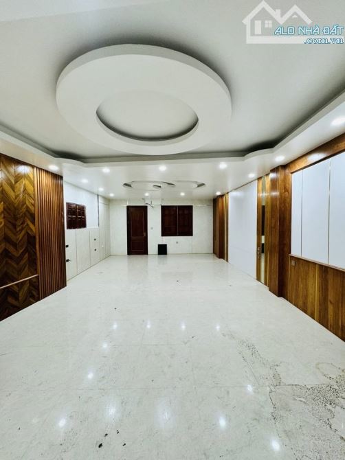 HIẾM PHỐ THÁI HÀ- LÔ GÓC - THANG MÁY – GARA 2 Ô TÔ - VỪA Ở VỪA LÀM VĂN PHÒNG - KINH DOANH - 3