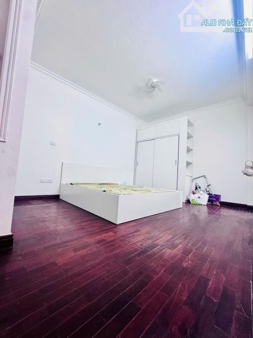 Giá Tốt! Tứ Liên, Tây Hồ - Đường Ô tô tránh - Kinh Doanh - 70M2 - 5 Tầng - 5,4M MT- Giá 18 - 3