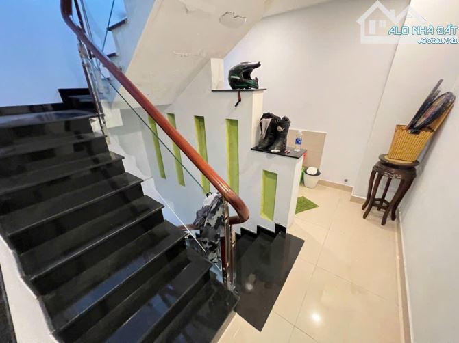 PHÚ NHUẬN - HẺM XE HƠI THÔNG THÍCH QUẢNG ĐỨC - 42M2 4 TẦNG BTCT - HOÀN CÔNG - 4