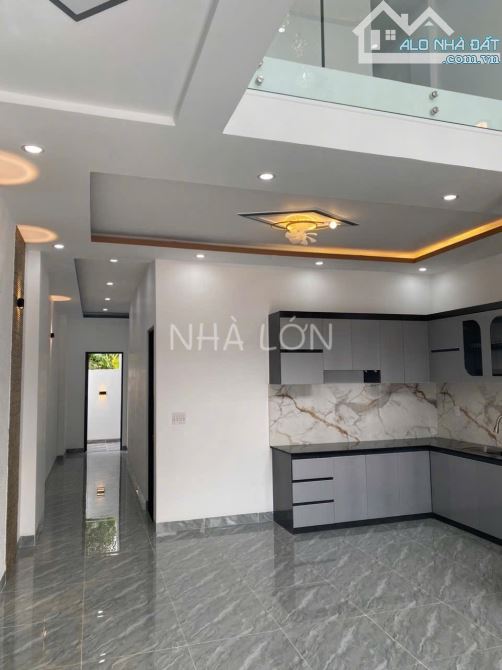 Nhà đẹp 2 tầng 2 mặt tiền khu dân cư Diên Phú - Diên Khánh. Có sân đỗ ô tô - 4