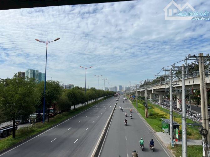 Bán nhà kiến thiết Hiệp Phú, 1T2L tum + sân thượng. 7.7 tỷ - 4