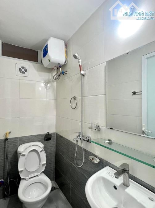 Bán nhà phố Linh Quang, 40m², 4 tầng, giá chỉ 4.85 tỷ - 4