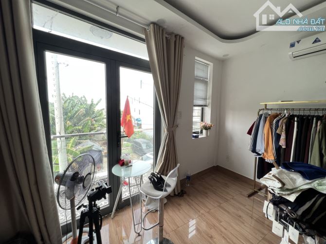 Ngay Nguyễn Văn Quá. 5 Tầng 220m dtsd. KPL dân trí. Hẻm 8m vỉa hè. Chỉ 5tỷ1 TL chính chủ - 4