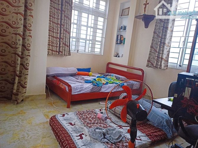 Bán nhà Liên Tỉnh 5 Quận 8 , 45m2 3 tầng, 4PN, sổ đẹp nở hậu. - 4