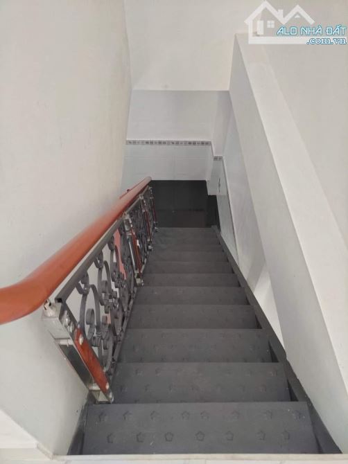 Nhà 2 tầng HxH đường số 7 khu TÊN LỬA 72m2 giá 5,5 tỷ - 5