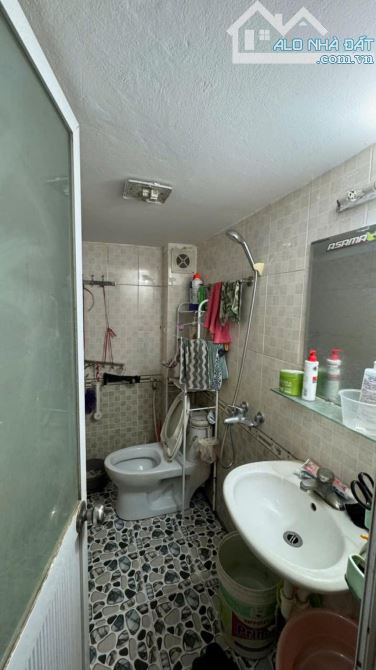 Bán Nhà Tân Mai-Nhà Dân Xây Kiên Cố Chắc Chắn-10m Ra Ngõ Oto-6 Ngủ-38m-6.4 t.ỷ - 5