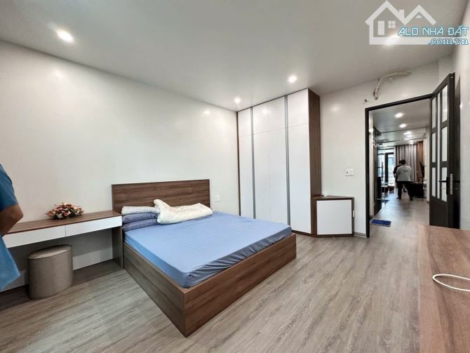 Bán nhà đẹp ngõ 7m phố Tôn Đức Thắng. Thang máy. Dân xây - 5