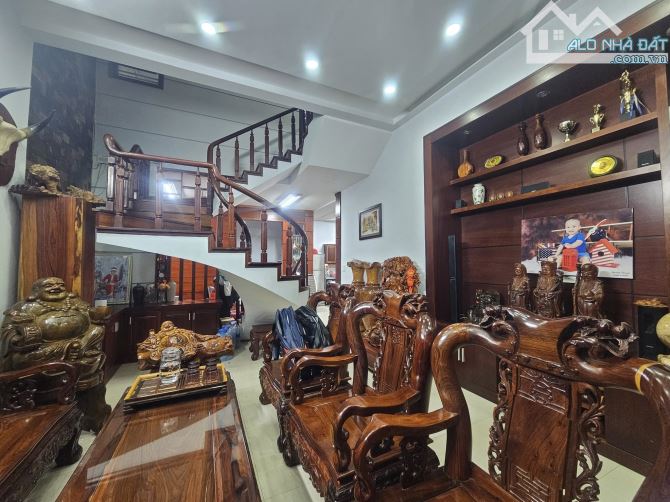 Nhà 2 mê mái ngói - Mặt tiền Hải Thượng Lãn Ông - Trung tâm BMT - 9x12m - 5