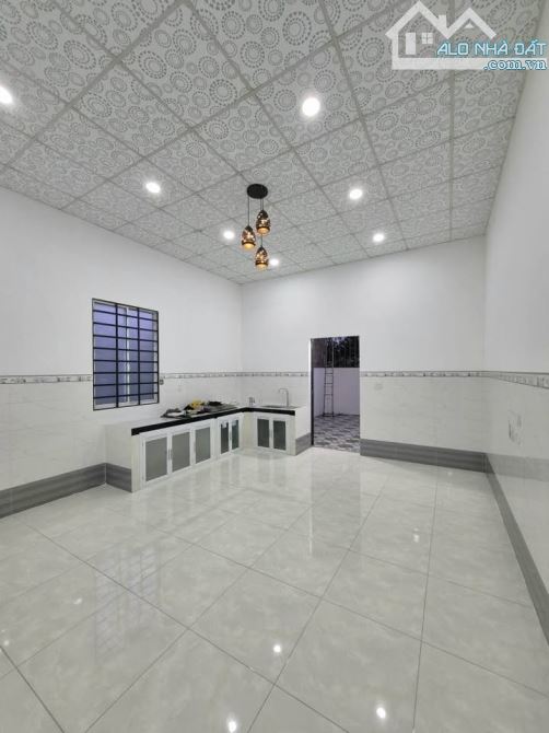 Gấp lắm rồi ! Chủ mắc nợ cần bán căn nhà 134,5m2 SHR ở Đ. Võ Văn Điều , Củ Chi  giá 648tr - 5