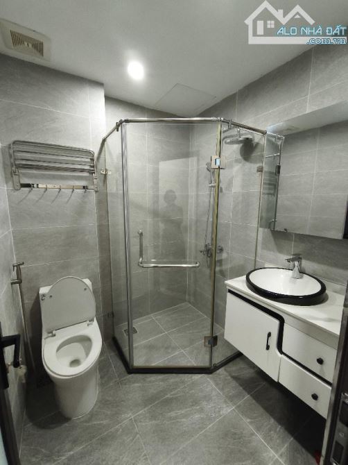 BÁN NHÀ NGỌC LÂM -38m2-5 tầng đẹp chỉ 8 Tỷ còn Thương lượng - 5